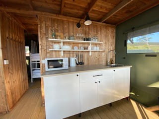 Rosa Lodge kitchen and dining area